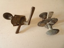 2 loquets de portes anciennes,targette,serrure.XIX°.Fer forgé poignées laiton.