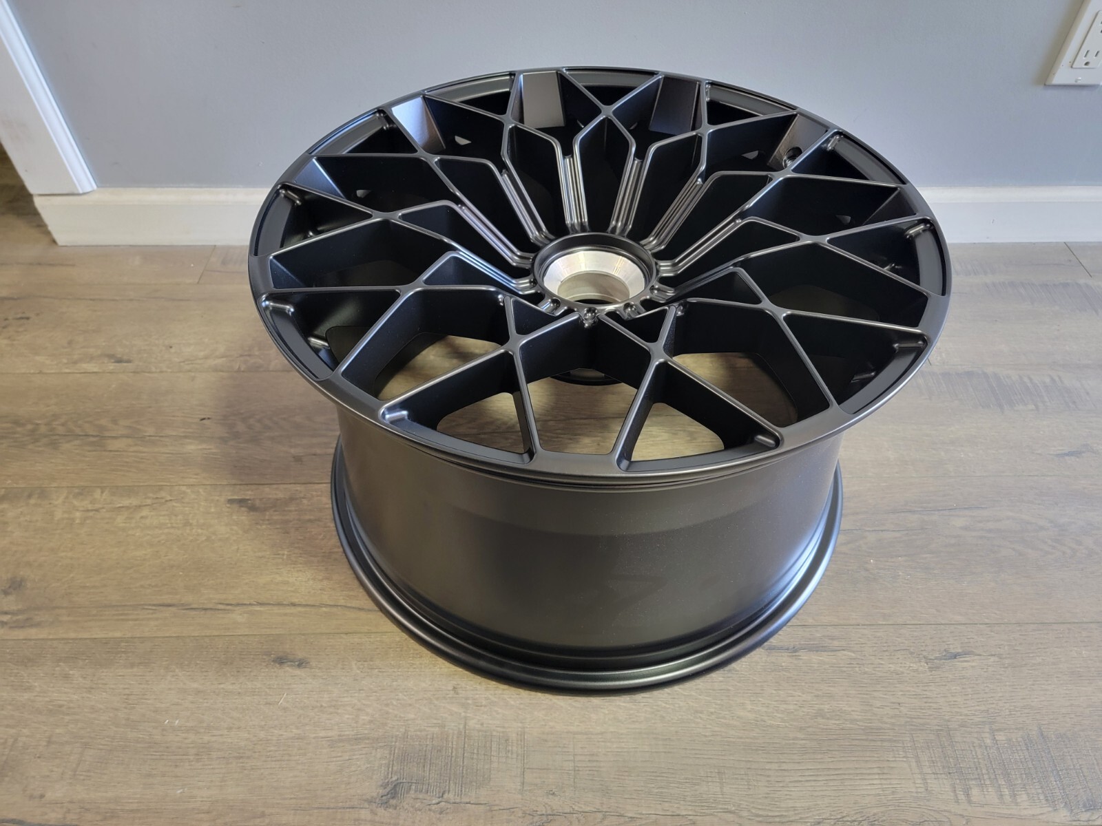 LAMBORGHINI HURACAN STO REAR WHEEL RIM OEM 4T3601017R CENTER LOCK 