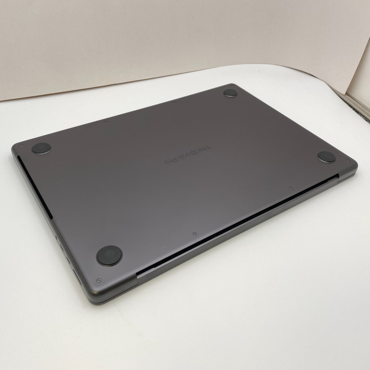 Apple MacBook Pro 14