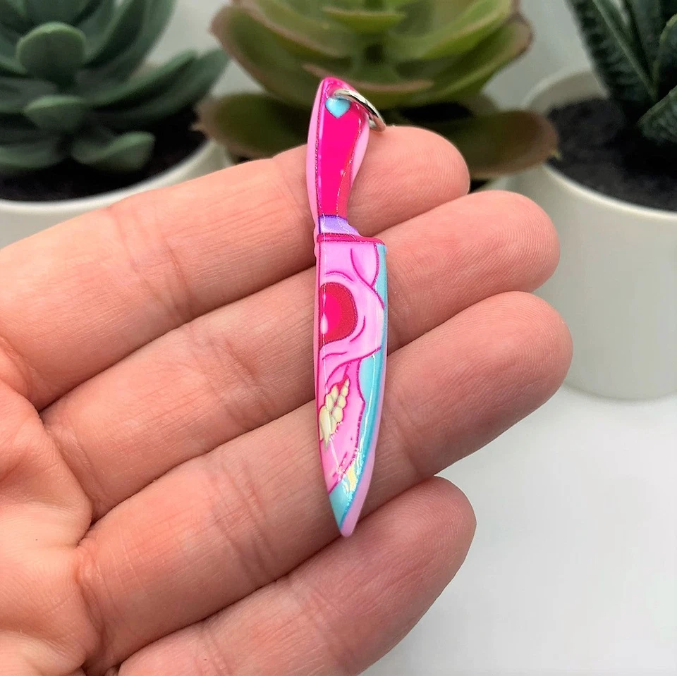 Cuchillo rosa con cara de calavera dijes de Halloween, 55x8 mm - Vendedor de EE. UU. Foto 3 de 4