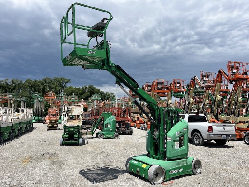 2015 JLG Toucan 32E 32' Electric Vertical Mast Lift Personnel Man Aerial bidadoo