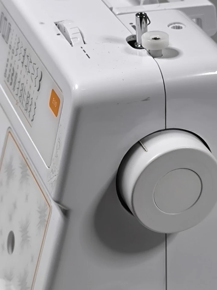 Máquina de coser Husqvarna Viking clase H E10 - sin probar Foto 4 de 4