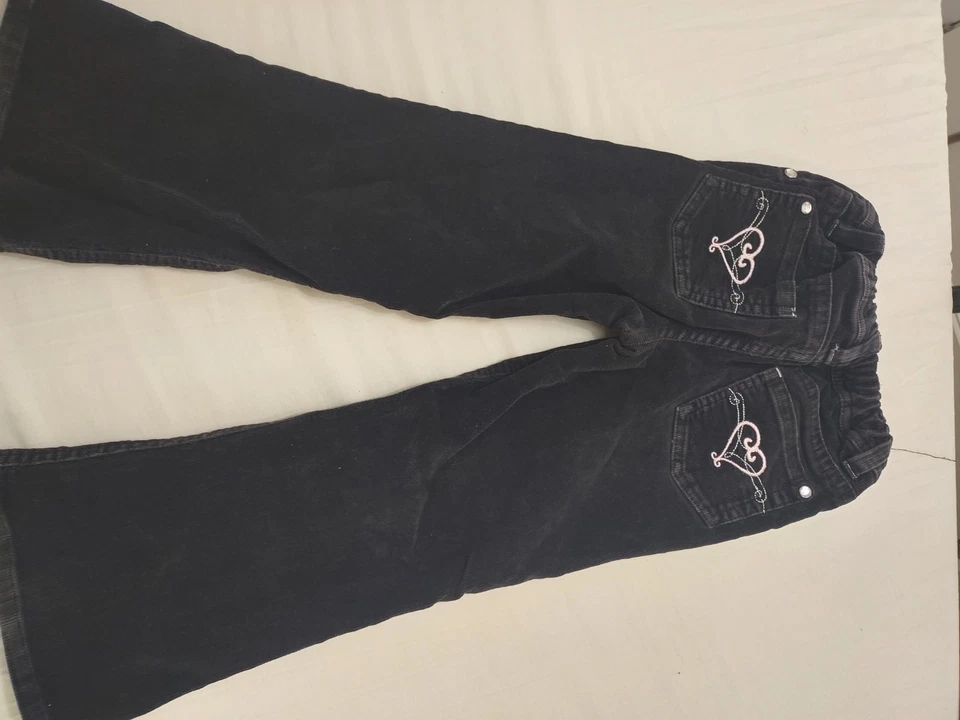 Pantalón Sonoma Pana Negro con Corazones en Bolsillos Traseros Niñas Talla 5 Delgado  Foto 4 de 4
