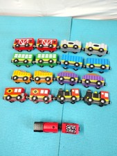 Melissa Doug 18 Pcs Wooden Train Cars 2 Sets Magnetic Cars Express Train