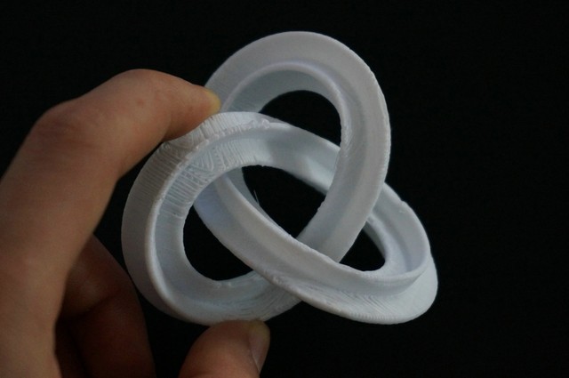 1pc Mobius trefoil knot threeleaf Ring visual illusion