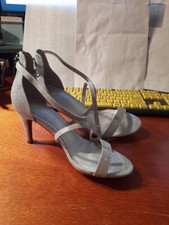NEW  Dream Pairs Open Toe Silver Sparkling Heel Size 8