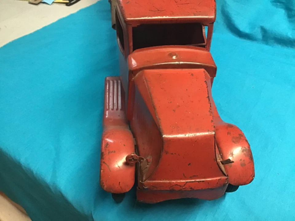 Camión de bomberos Turner Toys gancho y escalera de metal prensado con 3 escaleras Foto 4 de 4