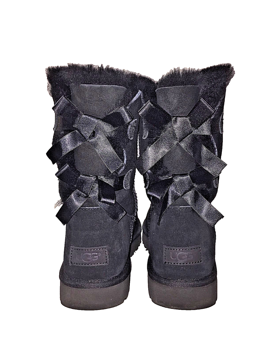 UGG BAILEY BOW II BLACK WATER RESISTANT WOMEN BOOT US 8 / EU 39