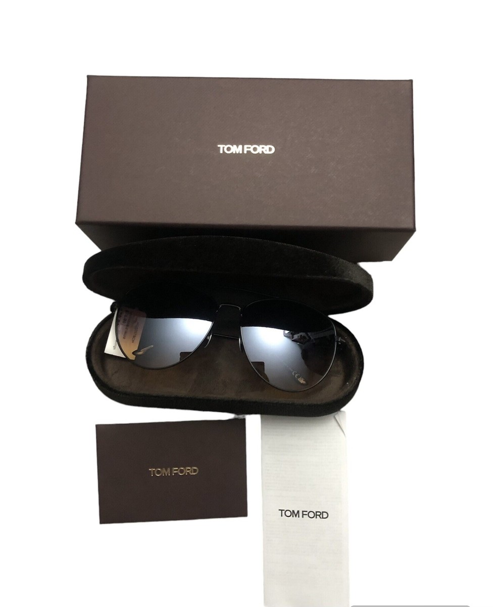 Tom Ford Sunglasses Milla 59 mm Gradient Aviator Black Smoke  display picture 1