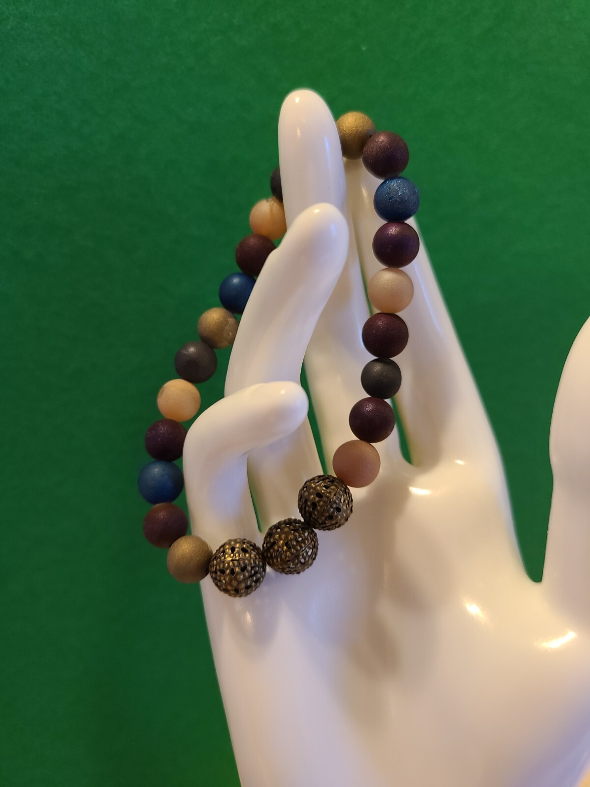 Multicolor women's bracelet with elegant bronze accent beads-image