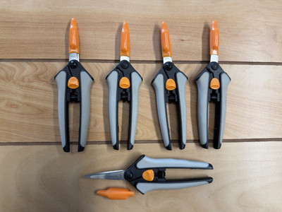 5 - FISKARS MICRO-TIP PRUNING FLORAL lSNIPS, PRECISION STEEL BLADES #399210