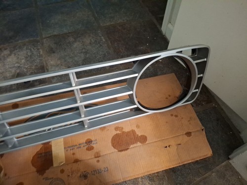 NOS 1973 74 75 FORD TRUCK HALF GRILLE F100 F250 F350 OEM D3TZ-8151-A FOMOCO - Picture 2 of 8