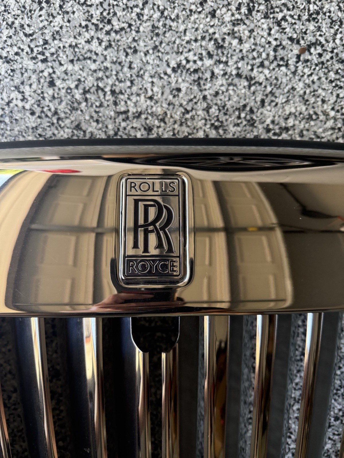 2024-2026 Rolls Royce Spectra Grille  18k New no dents no scratches