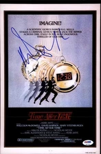 Malcolm Mcdowell PSA/DNA authentic signed 10x15 photo |CERT Autographed A00023