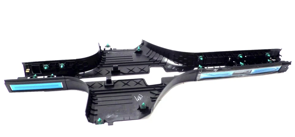 19072905 Illuminated Front Door Sill Plates C Script Black 2010-16 Cadillac SRX - Image 4 of 4