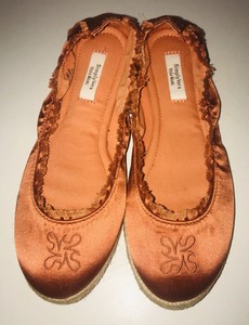 vera wang flat shoes