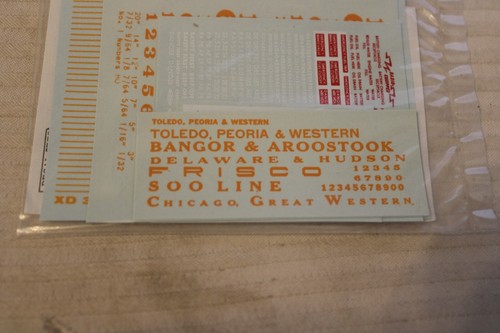Juego de calcomanías para locomotora conmutador diésel Walthers escala HO #934-28760 varias carreteras | Zustand: New