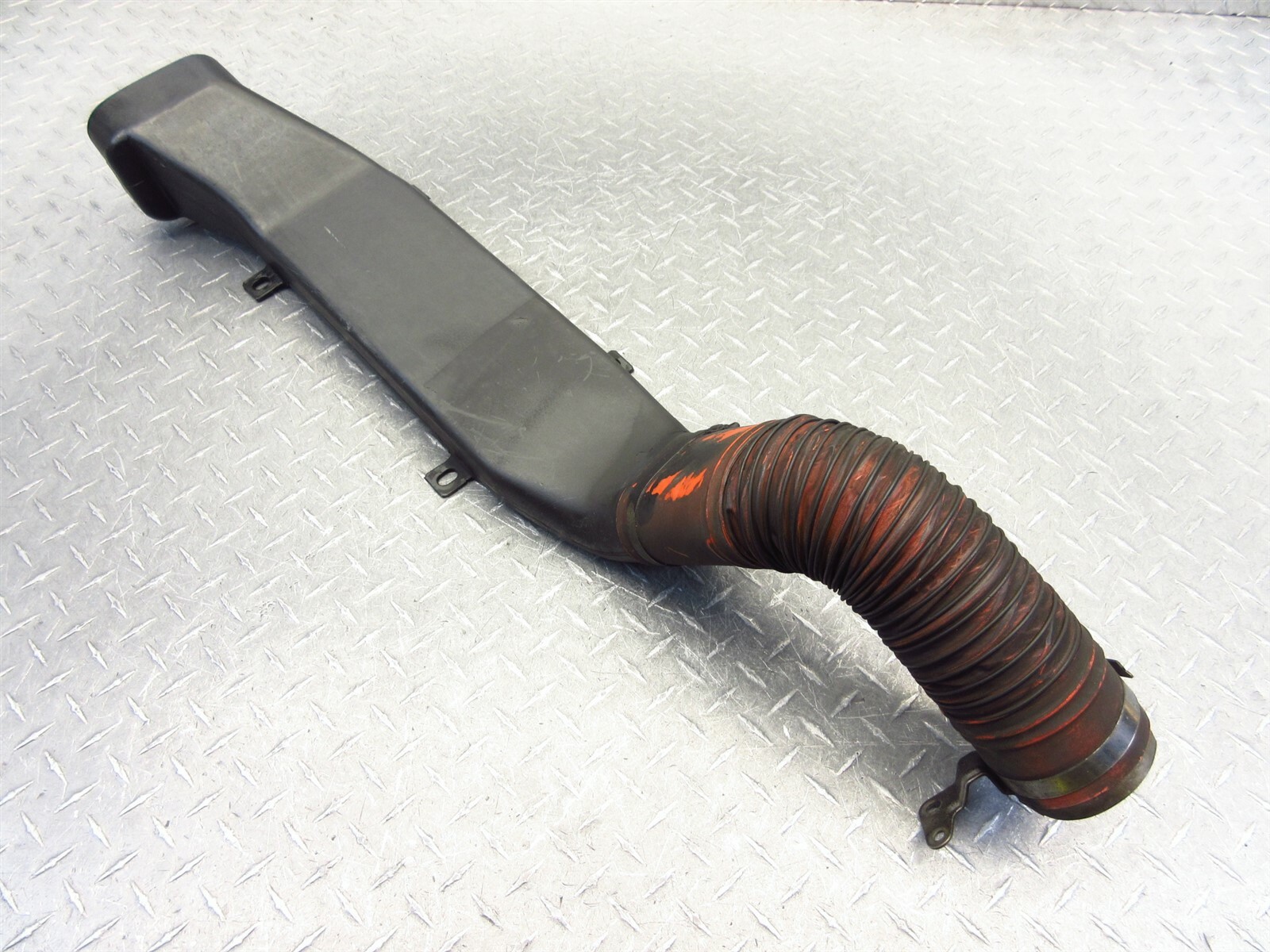 1995 Ferrari 355 F355 Spider Motronic 2.7 Passngr Right Brake Cooling Pipe Duct