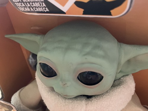 Star Wars Mandalorian The Child/Baby Yoda Animatronic Toy Disney Hasbro - NEW - Picture 9 of 9