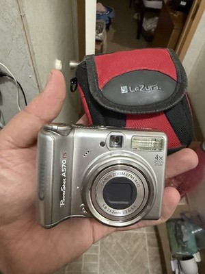 Canon PowerShot A570 IS   Digital Camera   Silver   Used W/Case