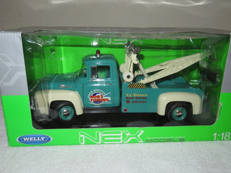1956 FORD F-100 TOW TRUCK WRECKER  WELLY 1:18  OPENING HOOD DOORS. TOW BAR MOVES - Image 2 of 4