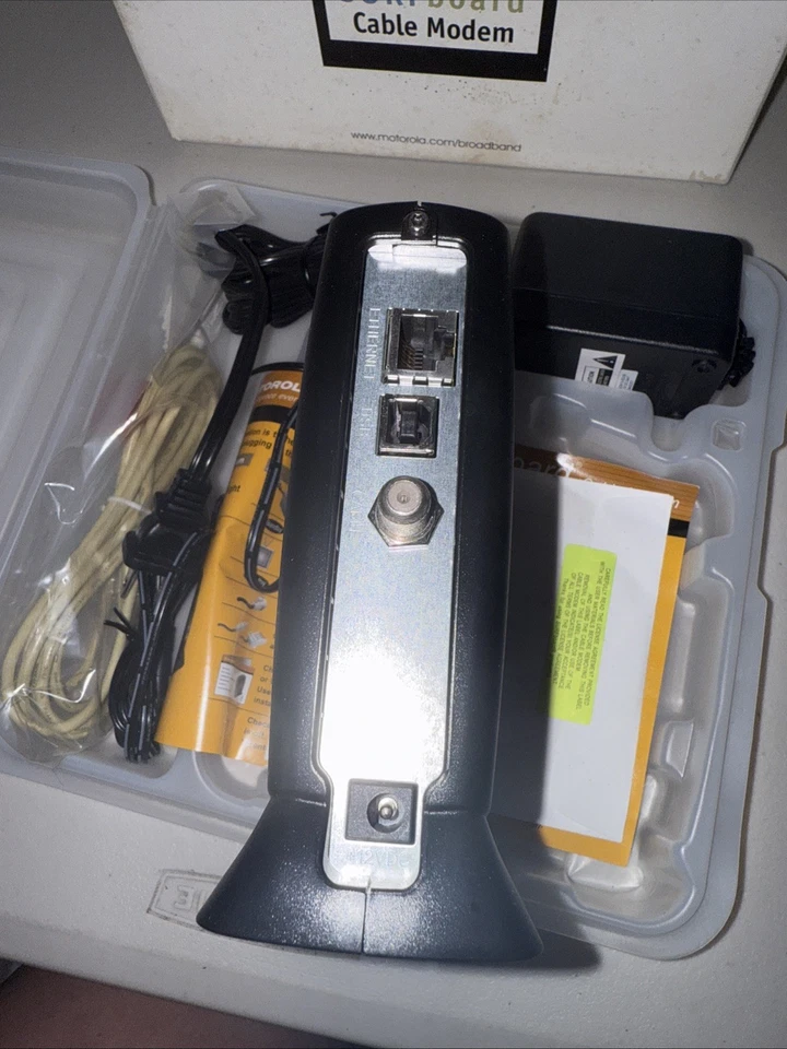 Cable módem Motorola SB5120 SURFboard (505788-001-00) Foto 2 de 4
