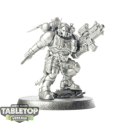 Space Marines - Lieutenant in Phobos Armour - grundiert