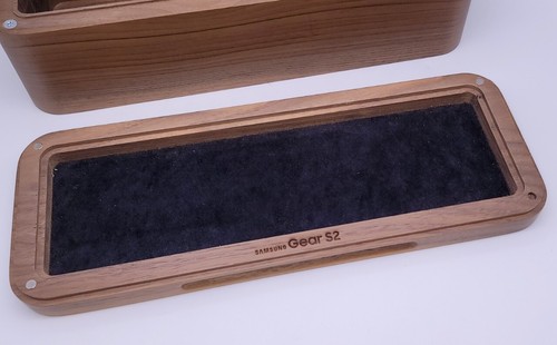 Samsung Gear S2 Watch 14.5 Magnetic Top Wood Box Case Store Advertising Display - 第 2/12 張圖片