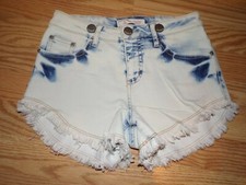 Junior Girl's Size Medium 7-9 Acid Washed Denim No Boundaries Shorts