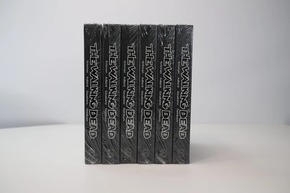 The Walking Dead Omnibus Vol. 6 SIGNED & NUMBERED Limited Edition Volume 6 RARE - Image 2 of 3