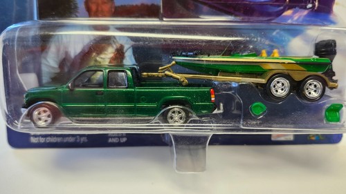 Johnny Lightning Bassin' USA Tom Mann Jr Bass Boat & Chevy Truck Replicas - Picture 2 of 5
