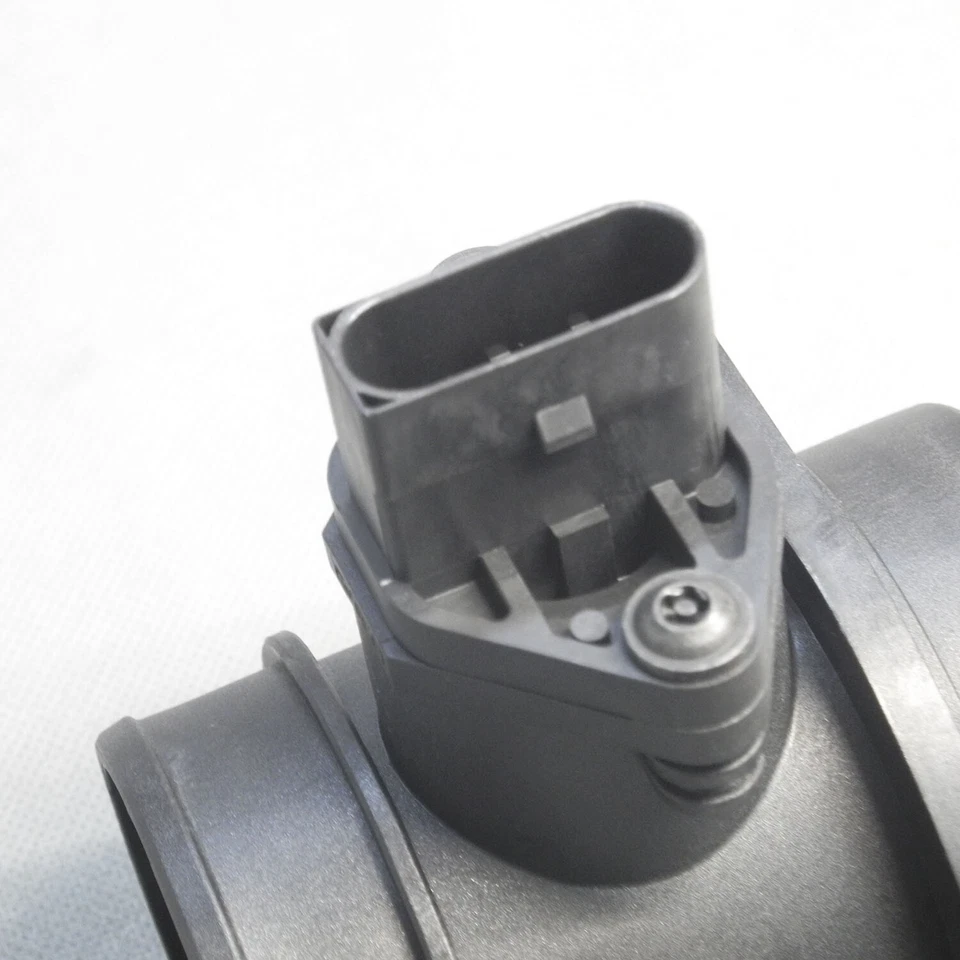 Bosch OEM Mass Air Flow Sensor MAF For 2000-2002 Volkswagen Cabrio 0280218023 - Image 3 of 4