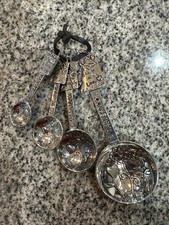 "Cucharas medidoras de cocina de metal tono plata Angel Star 4 piezas vintage 3"" - 5,5"""