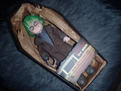 Mezco Living Deat Doll The Hook Vietrieneobjekt Serie 17 + Urkunde ansehen!