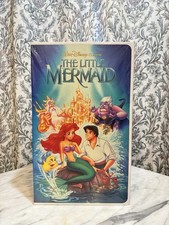 Manta Disney La Sirenita Clásica VHS En Caja Tacto Seda, 50" x 70"