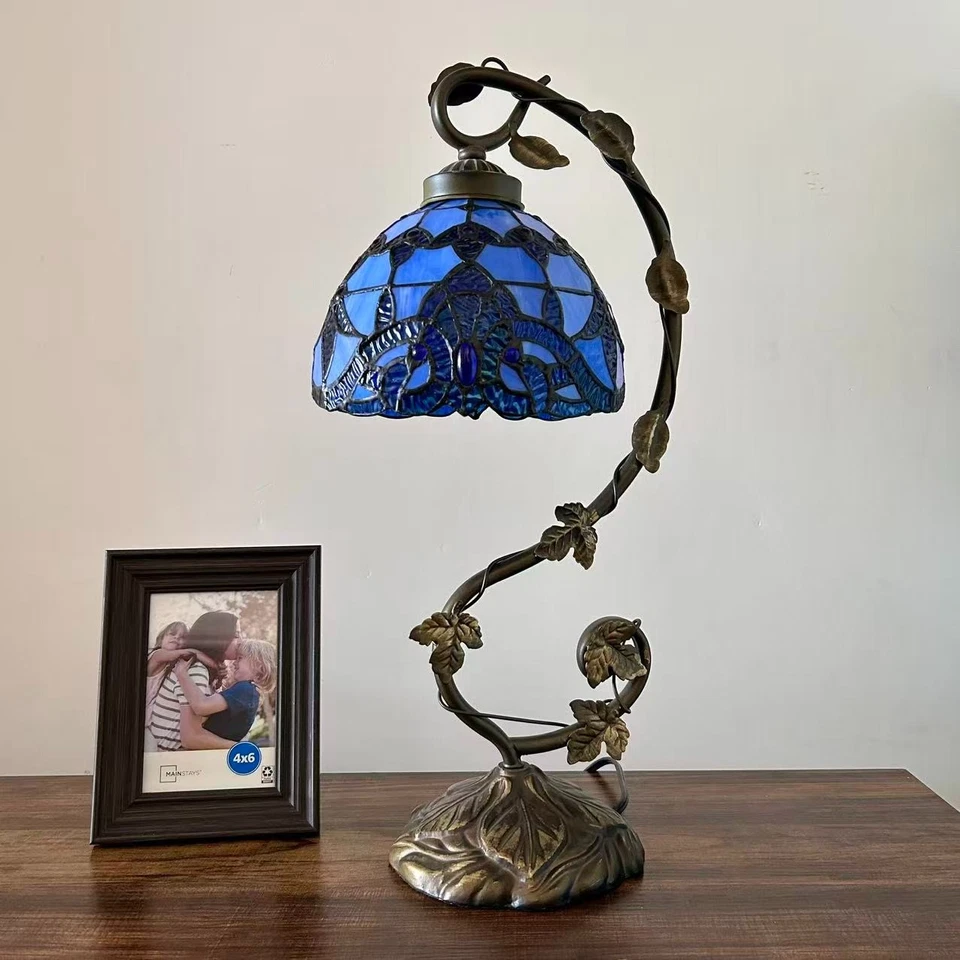Lámpara de mesa estilo Tiffany vitral azul estilo barroco bombilla LED 21" H*11" W*8" D Foto 4 de 4