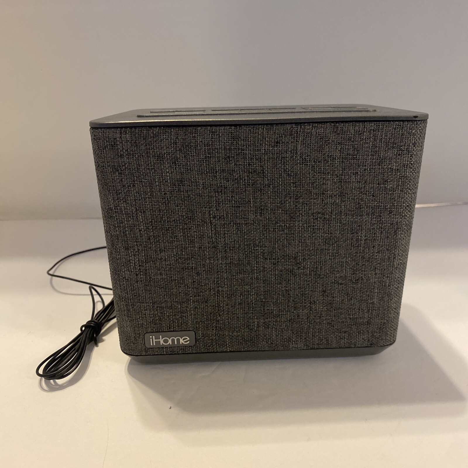 iHome FM Dual-Alarm Clock Radio + USB Charger | Gray