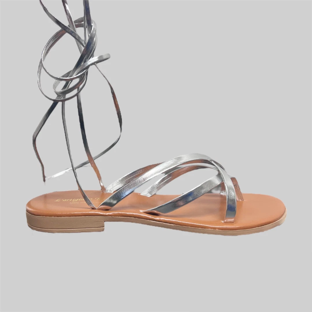 Sandalo infradito flat da donna Tamaris argento con pietre