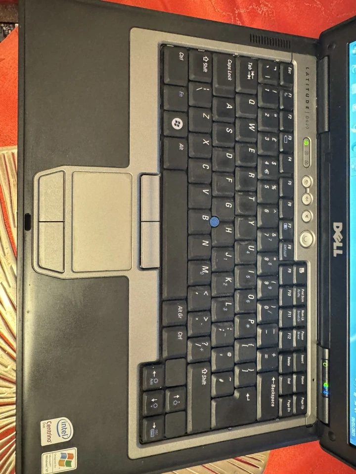 Dell Latitude D630 Laptop Win 7 Pro 14.1" 2.4GHz, 2 GB ram 250 GB hdd - Image 2 of 4