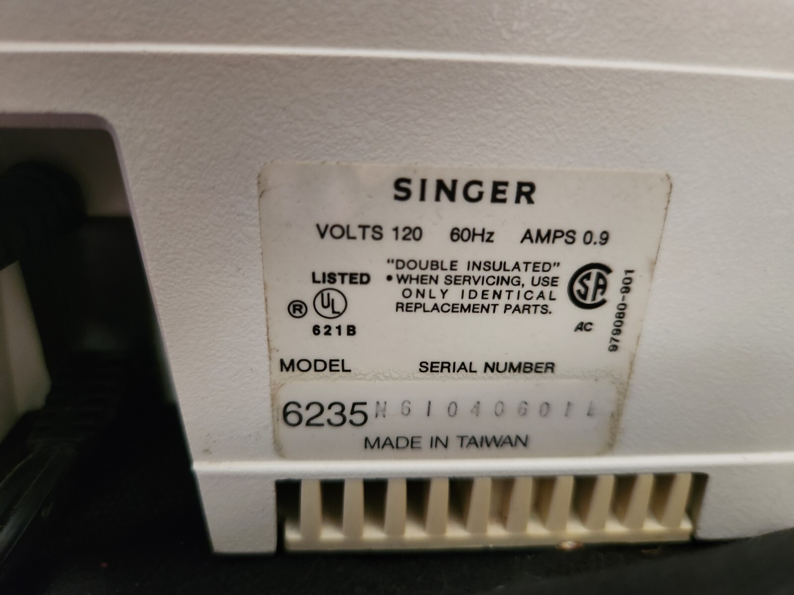 Singer Model 6235 Sewing Machine With Foot Pedal, Working eBay