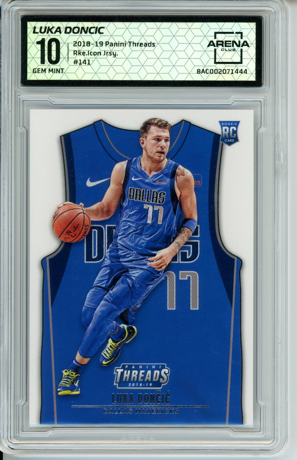 2018-19 Panini Threads Luka Doncic RC Rookie #141 Mavericks Graded 10 Gem Mint