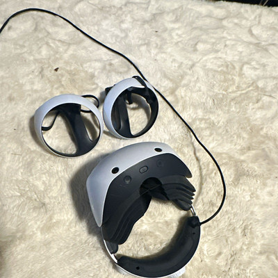 Sony PlayStation VR2 Sense Controller Set 2 Stück Weiß/Schwarz mit Handschlaufen