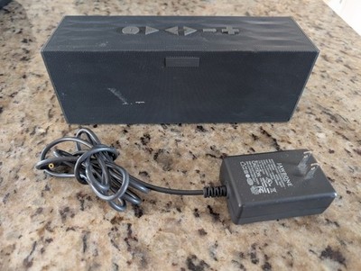 Jawbone Big Jambox J2011 -  Bluetooth Speaker - Charger