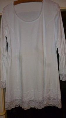 Long Shirt mit Spitze von Tredy Gr. 48 in weiß