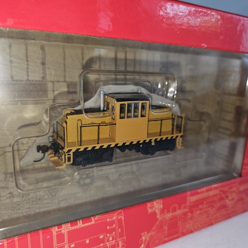 GE 45 Ton Industrial Switcher with side rod action. DCC HO Spectrum