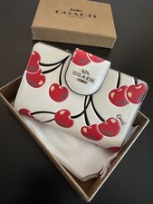NEW Coach Medium Corner Zip Wallet With Cherry Print Chalk Multi CZ762 Outlet