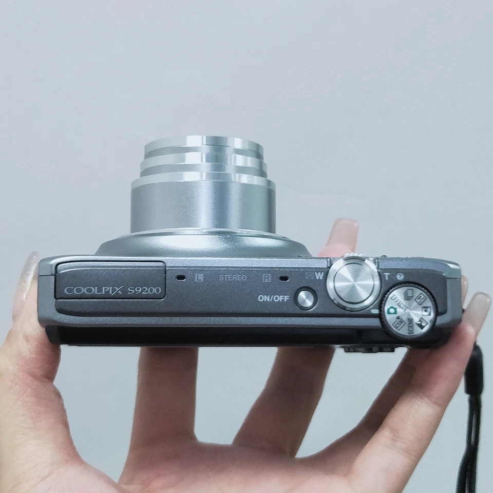 Câmera Digital Nikon COOLPIX S9200 16MP 18x Zoom Óptico - 100% Funcionando - Imagem 2 de 4