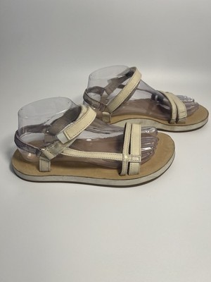 TEVA SLIM UNIVERSAL WHITE LEATHER STRAPPY SHOE Sz 8 Adjustable Back Strap