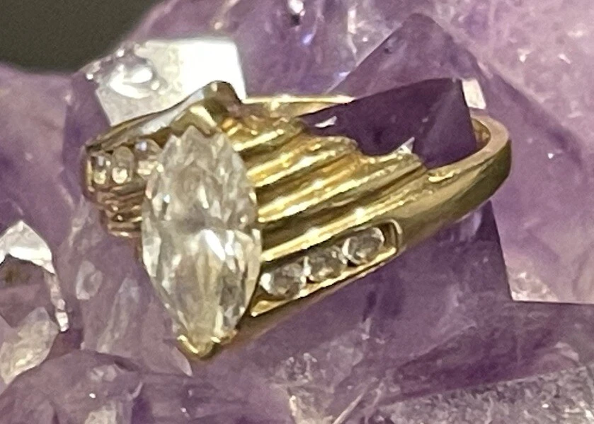 14K Solid Yellow Gold DQ CZ Diamonique Gemstone Ring Size 9 Weight 4.4g - Image 2 of 4