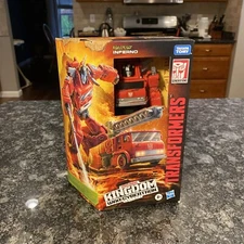 Hasbro Transformers War For Cybertron Kingdom Voyager Class Inferno BRAND NEW